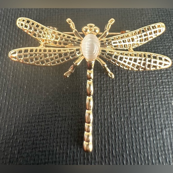 Accessories - Gold Dragonfly Brooch